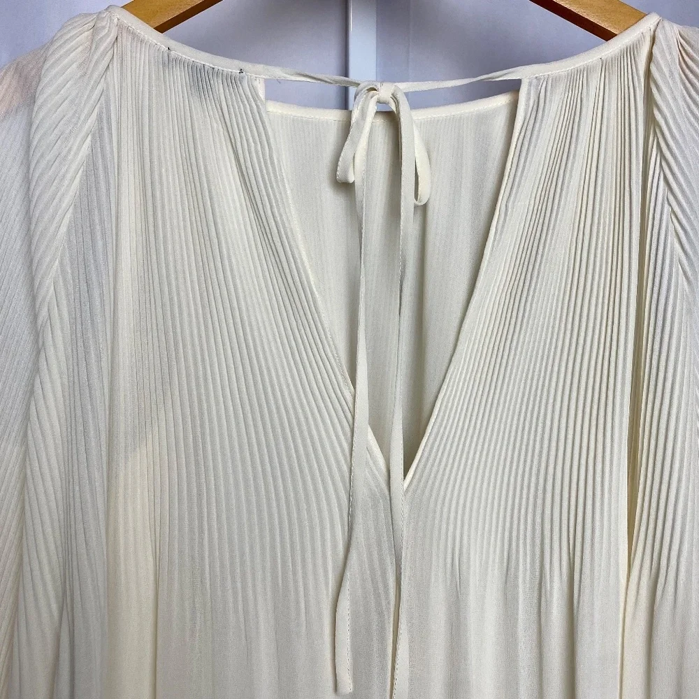Aakaa Cream Pleated Flowy Open Shoulder Fairy Cottagecore Tie Back Medium